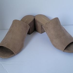 Christian Siriano Nikolle Tan Mules 6.5 M